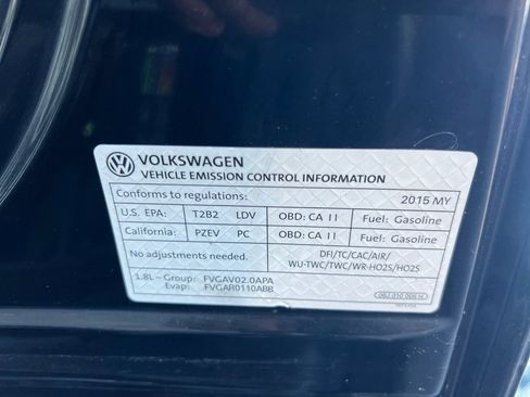 Used 2015 Volkswagen Golf S image 43