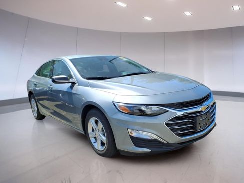 Used 2023 Chevrolet Malibu LS FWD image 1