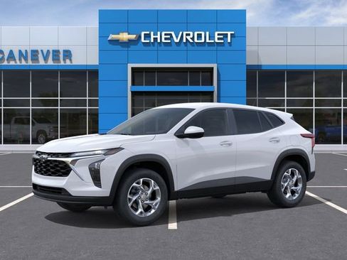 New 2026 Chevrolet Trax LS image 3