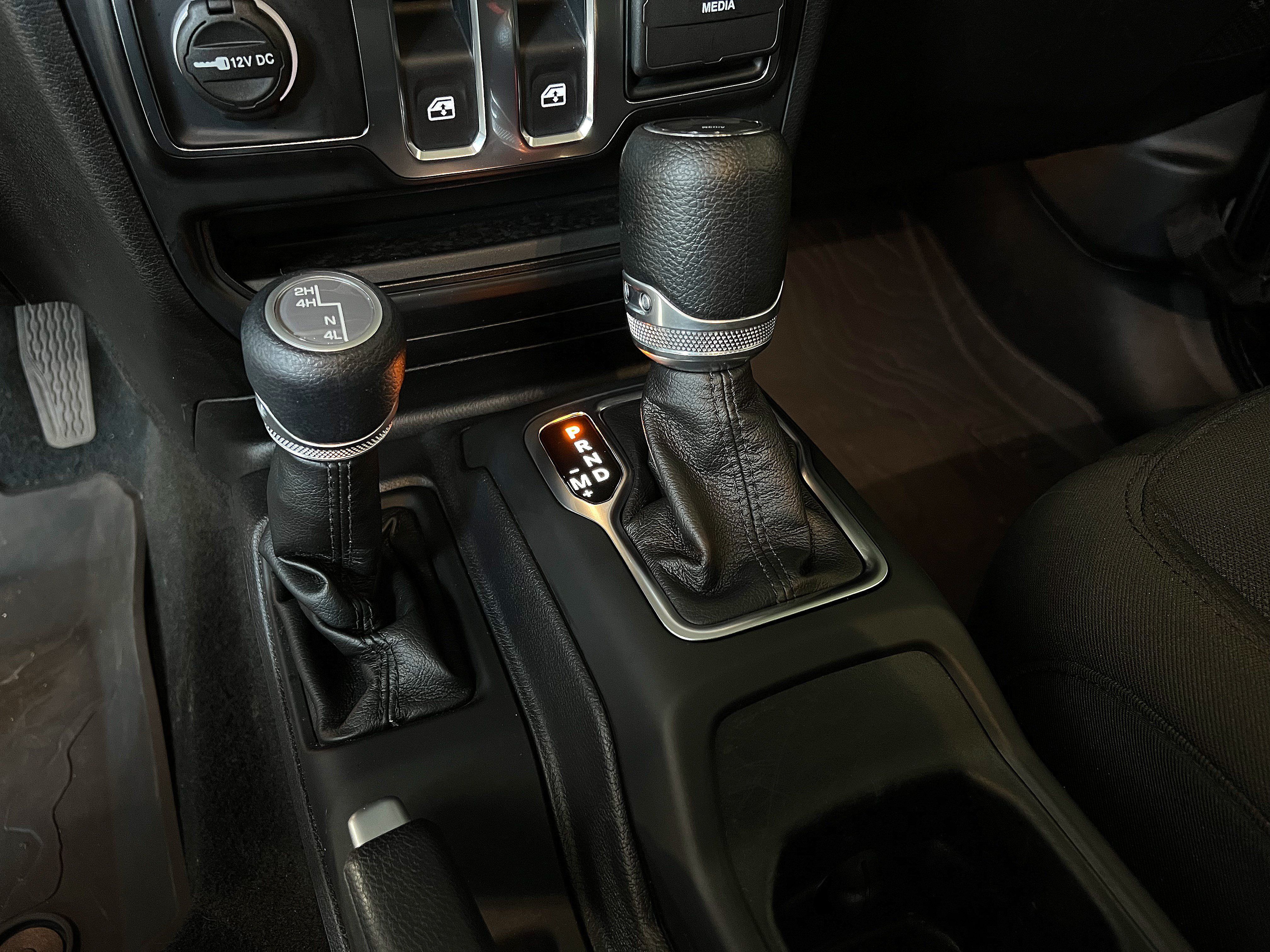 Used 2022 Jeep Wrangler Sport AWD/4WD image 15