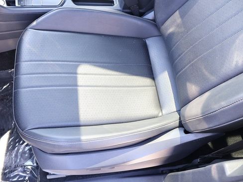 Used 2023 Volkswagen Tiguan SE R-Line image 31