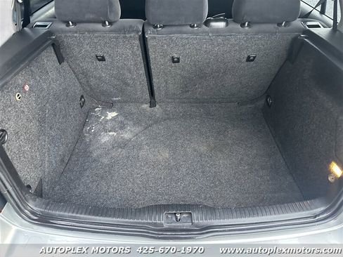 Used 2002 Volkswagen Golf GLS image 10