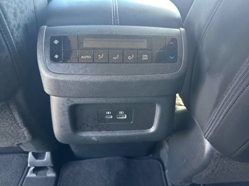 Used 2025 Nissan Pathfinder SL AWD/4WD image 22