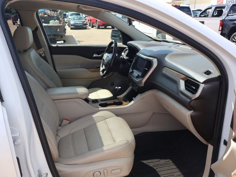 Used 2019 GMC Acadia Denali w/ Technology Package FWD image 25