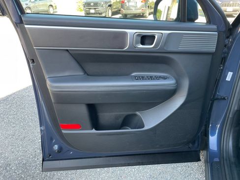 Used 2025 Hyundai Santa Fe SEL FWD image 18