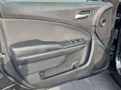Used 2015 Dodge Charger SE w/ Power Sunroof Group RWD image 12