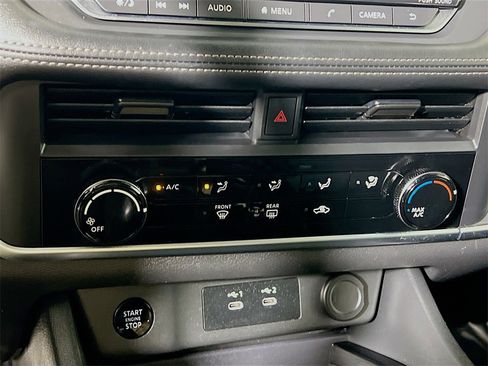 Used 2024 Nissan Rogue S image 15