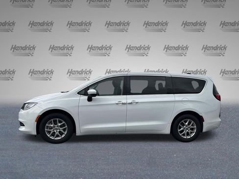 Used 2023 Chrysler Voyager LX FWD image 6