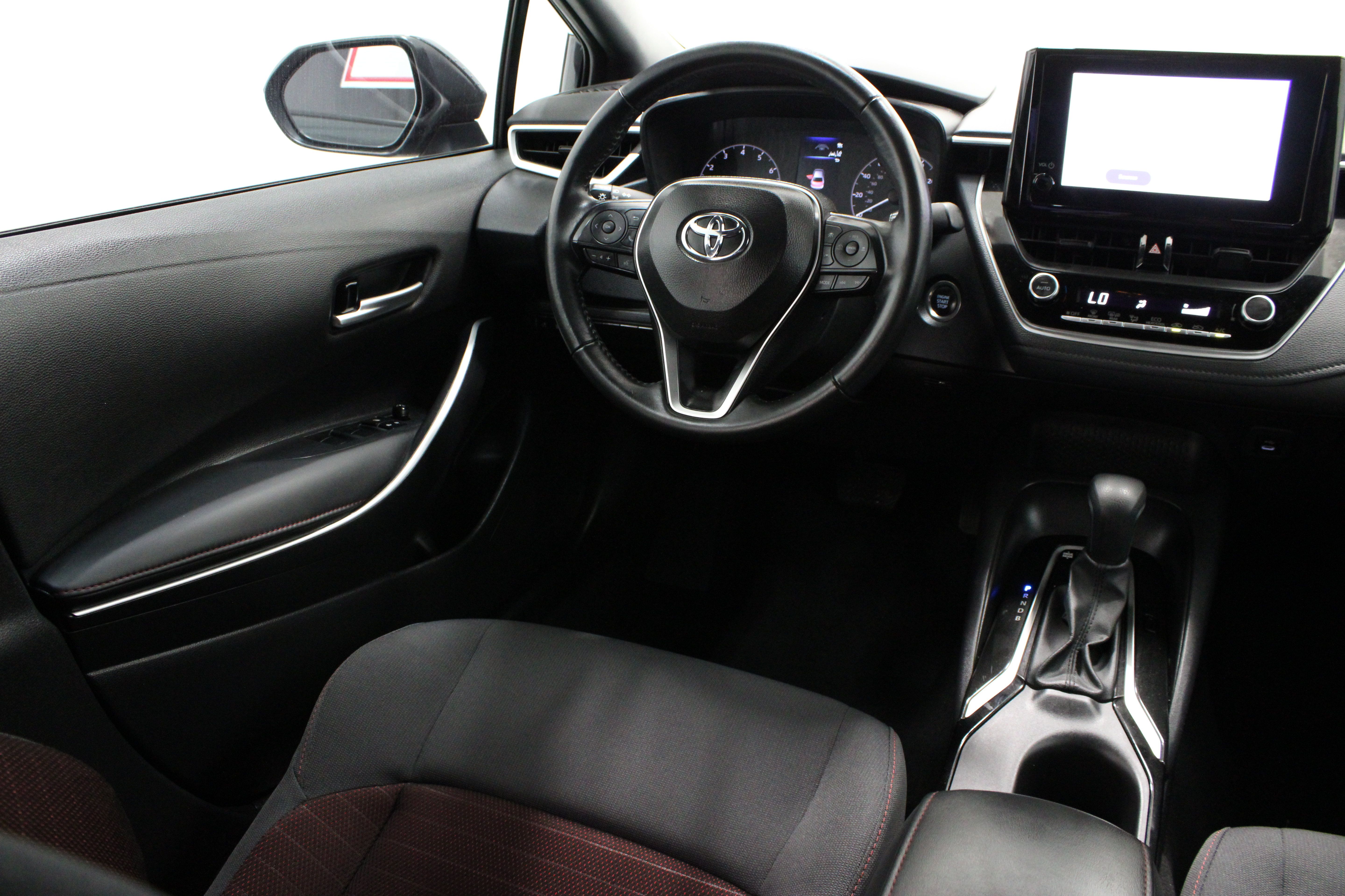 Used 2025 Toyota Corolla SE FWD image 28