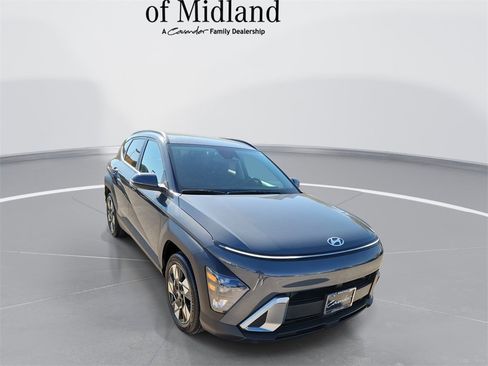 Used 2024 Hyundai Kona SEL image 1