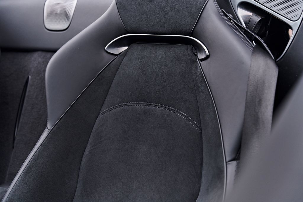 Used 2025 McLaren Artura Spider RWD image 52