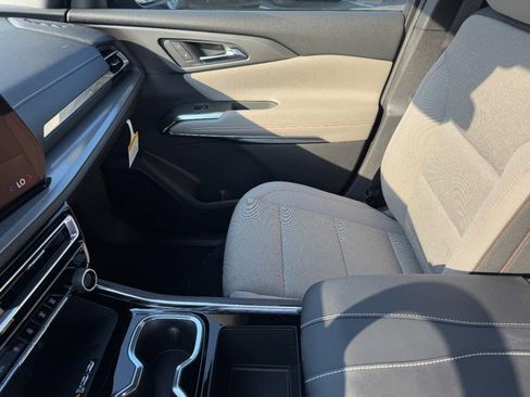 New 2026 Chevrolet Traverse LT w/ Sun and Wheel Package image 37