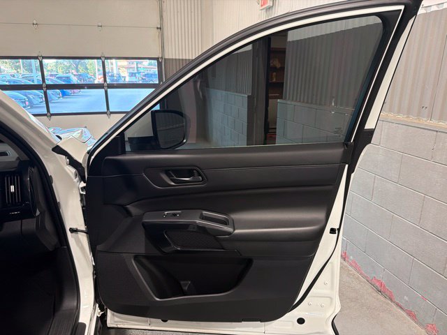 Certified 2024 Nissan Pathfinder SV AWD/4WD image 17
