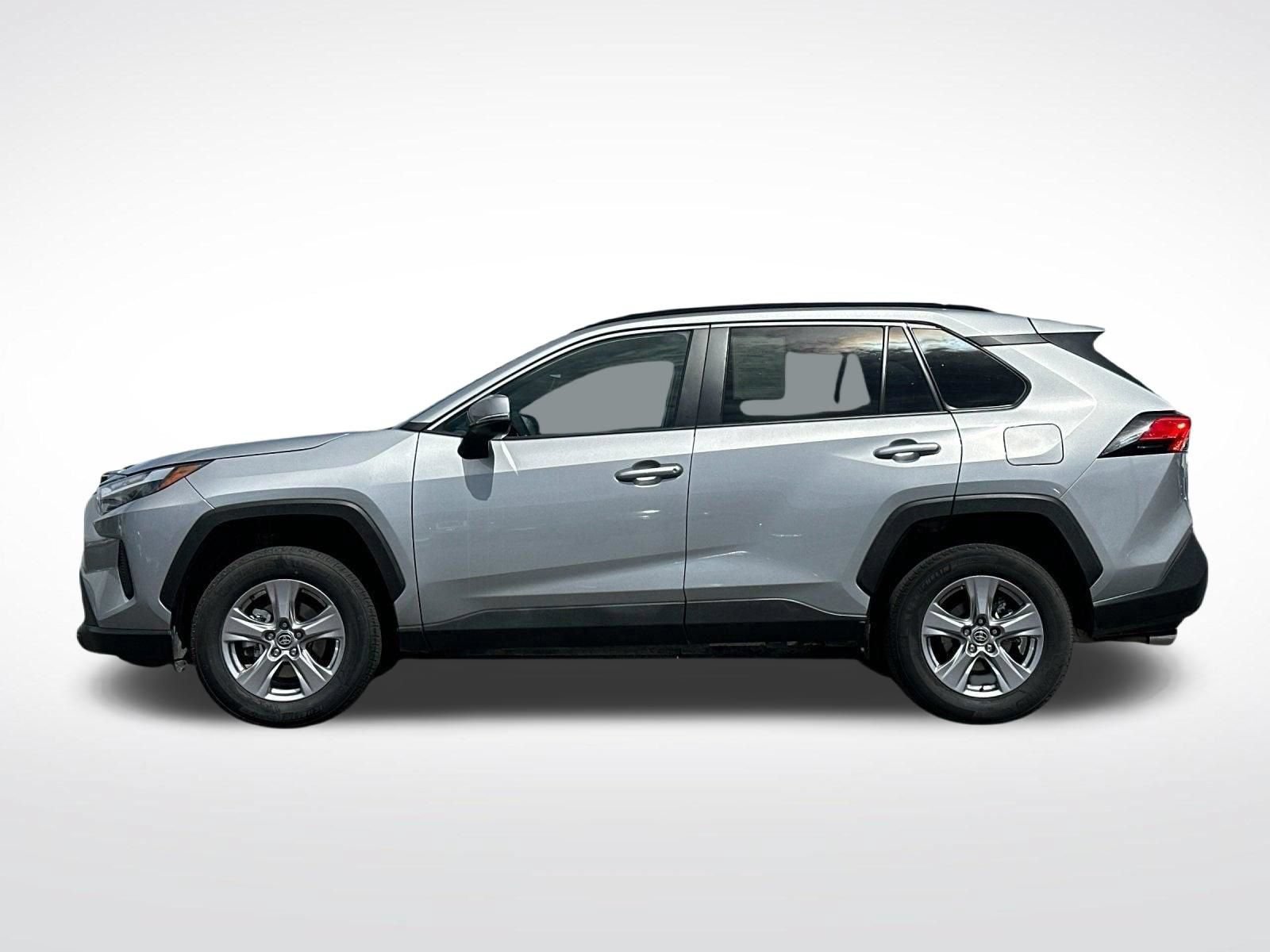 Used 2025 Toyota RAV4 XLE AWD/4WD image 6