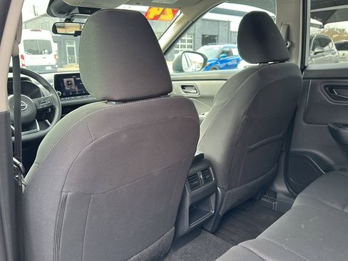 Used 2024 Nissan Rogue S image 17