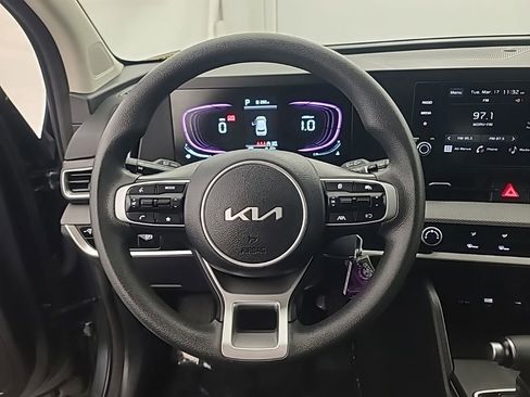 Used 2025 Kia Sportage LX AWD/4WD image 30
