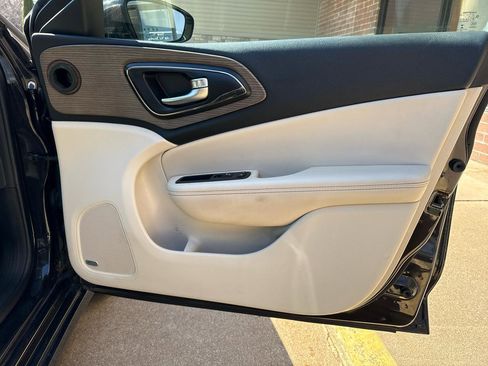 Used 2015 Chrysler 200 C w/ Navigation & Sound Group I image 19