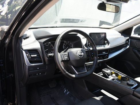 Used 2026 Nissan Rogue SV AWD/4WD image 14