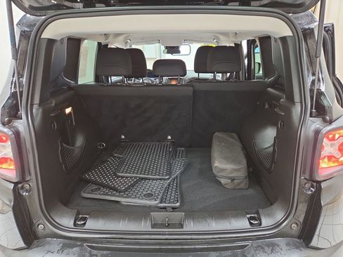 Used 2018 Jeep Renegade Trailhawk AWD/4WD image 9