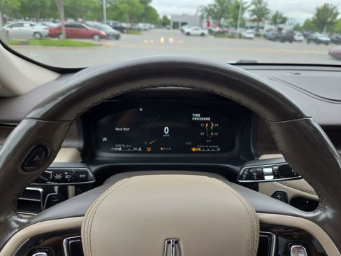 Used 2023 Lincoln Aviator Reserve w/ Equipment Group 201A RWD image 23