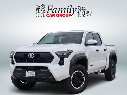 Used 2024 Toyota Tacoma TRD Off-Road AWD/4WD image 1