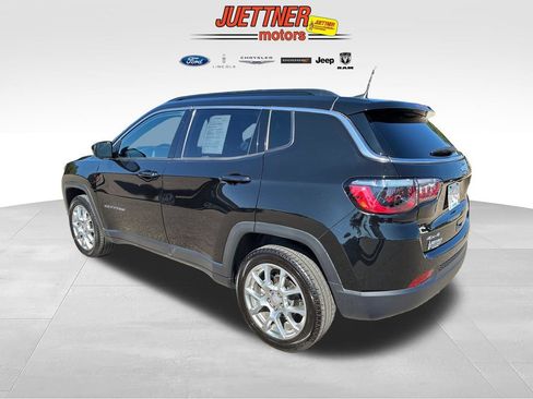 Used 2023 Jeep Compass Latitude AWD/4WD image 3