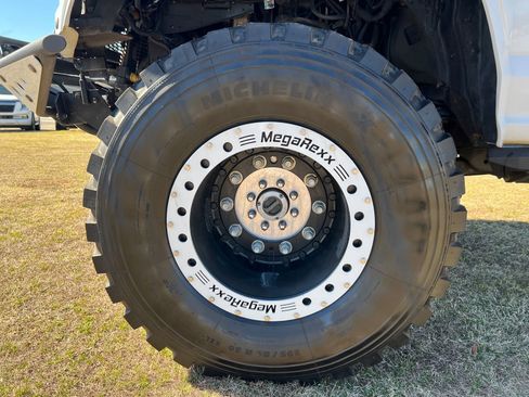 Used 2019 Ford F350 Lariat w/ Lariat Ultimate Package image 13