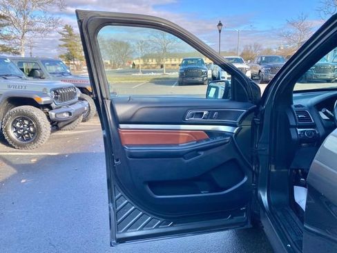 Used 2019 Ford Explorer XLT w/ Equipment Group 202A image 25