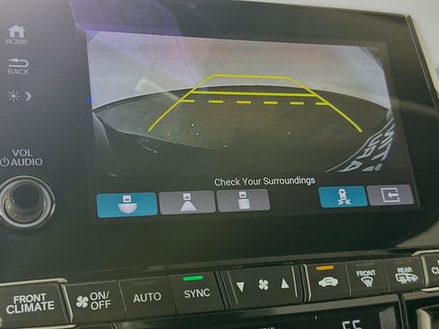 Used 2018 Honda Odyssey Touring image 16