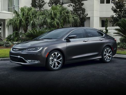 Used 2015 Chrysler 200 C image 1