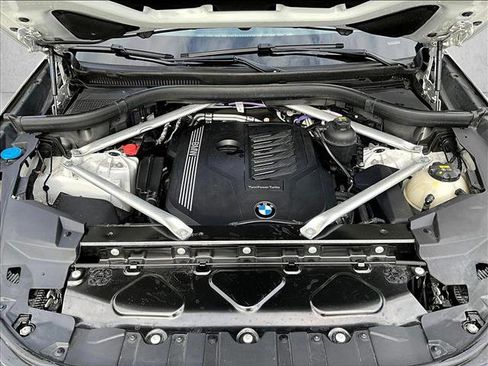 Used 2022 BMW X5 xDrive40i image 11