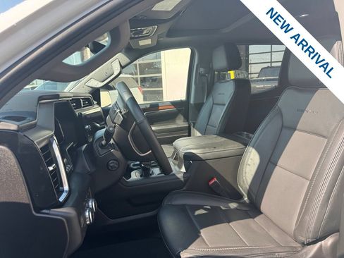 Used 2024 GMC Sierra 1500 Denali w/ Technology Package AWD/4WD image 16
