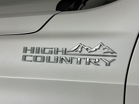 Used 2021 Chevrolet Tahoe High Country w/ Premium Package AWD/4WD image 28