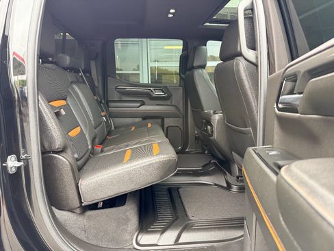 Used 2024 GMC Sierra 1500 AT4 w/ Technology Package AWD/4WD image 38