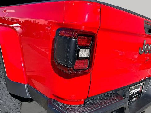 Used 2021 Jeep Gladiator Overland w/ Popular Equipment Package AWD/4WD image 29