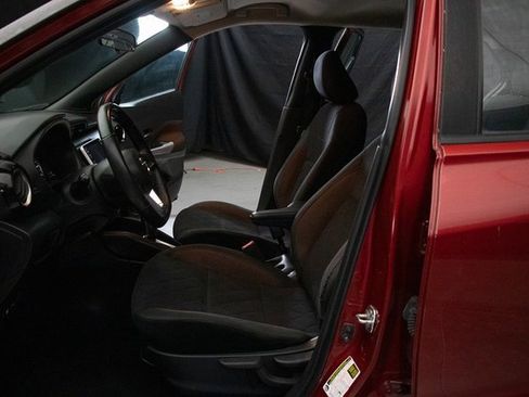 Used 2020 Nissan Kicks SR image 24