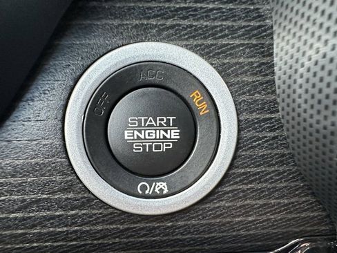 Used 2023 RAM 1500 Limited w/ Body Color Bumper Group image 26