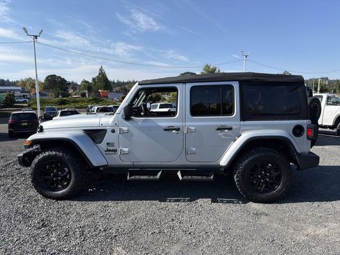 Used 2023 Jeep Wrangler Unlimited Sport AWD/4WD image 2