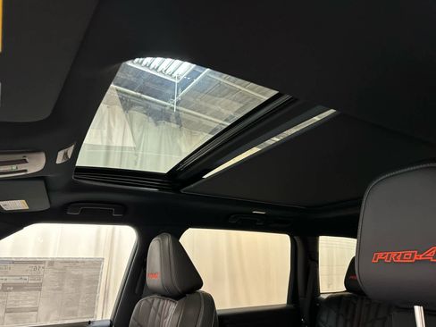 New 2025 Nissan Armada PRO-4X w/ Pro-4X Premium Package image 5