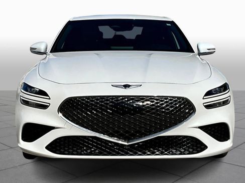 Used 2022 Genesis G70 2.0T image 3