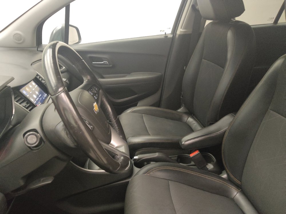 Used 2018 Chevrolet Trax LT w/ LT Convenience Package FWD image 17