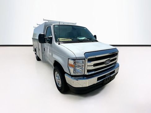New 2026 Ford E-350 and Econoline 350 Super Duty w/ Power Equipment Group RWD image 2
