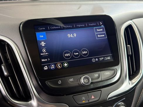 Used 2022 Chevrolet Equinox Premier w/ LPO, Floor Liner Package FWD image 15