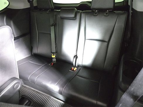 Used 2021 Toyota Highlander Platinum image 16