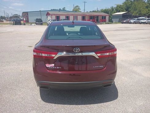 Used 2014 Toyota Avalon Limited w/ Technology Package FWD image 4