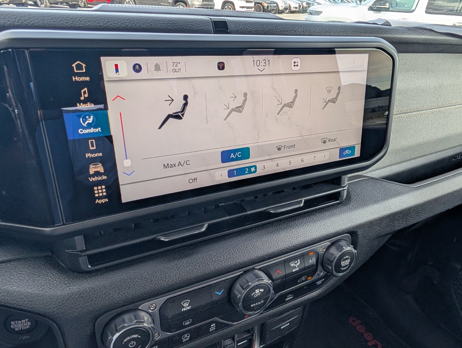 Used 2025 Jeep Gladiator Sport AWD/4WD image 16