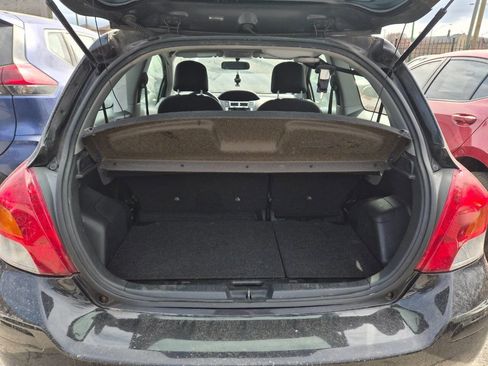 Used 2010 Toyota Yaris 2-Door Hatchback image 11