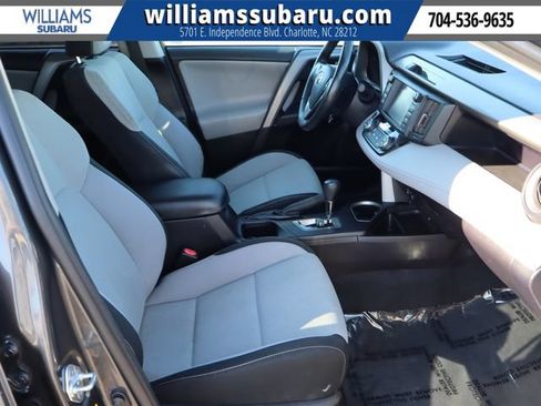 Used 2017 Toyota RAV4 XLE FWD image 39