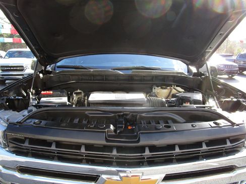 Used 2019 Chevrolet Silverado 1500 LT w/ Texas Edition image 35