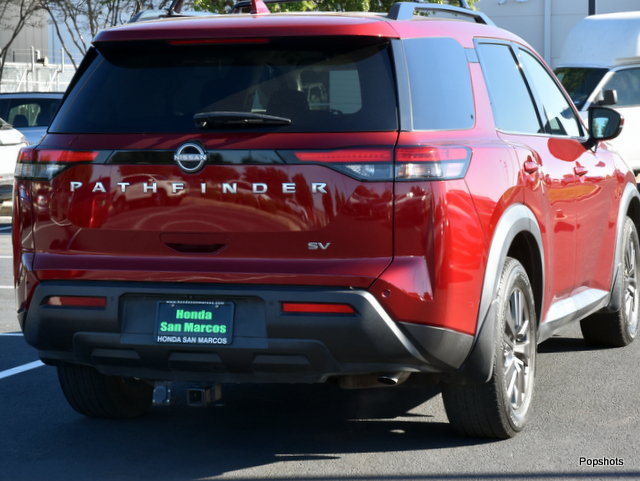 Used 2022 Nissan Pathfinder SV FWD image 3